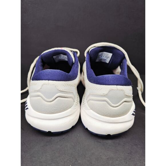 Hoka Women 8 Comfy footwear - Picture 4 of 9